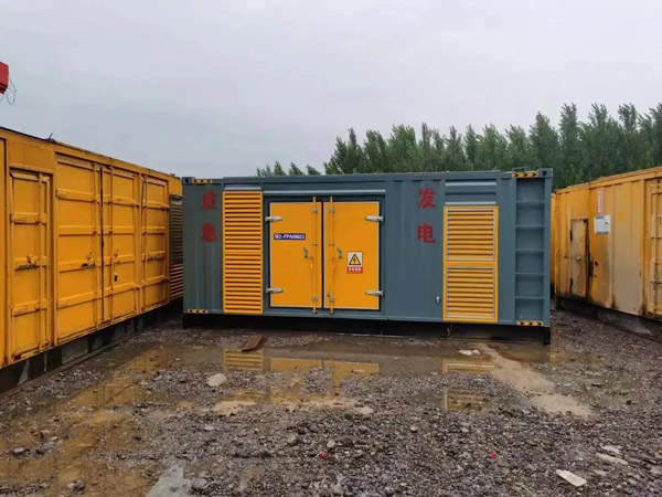 廉江柴油发电机如何判断干式空气滤清器是否需要更换？